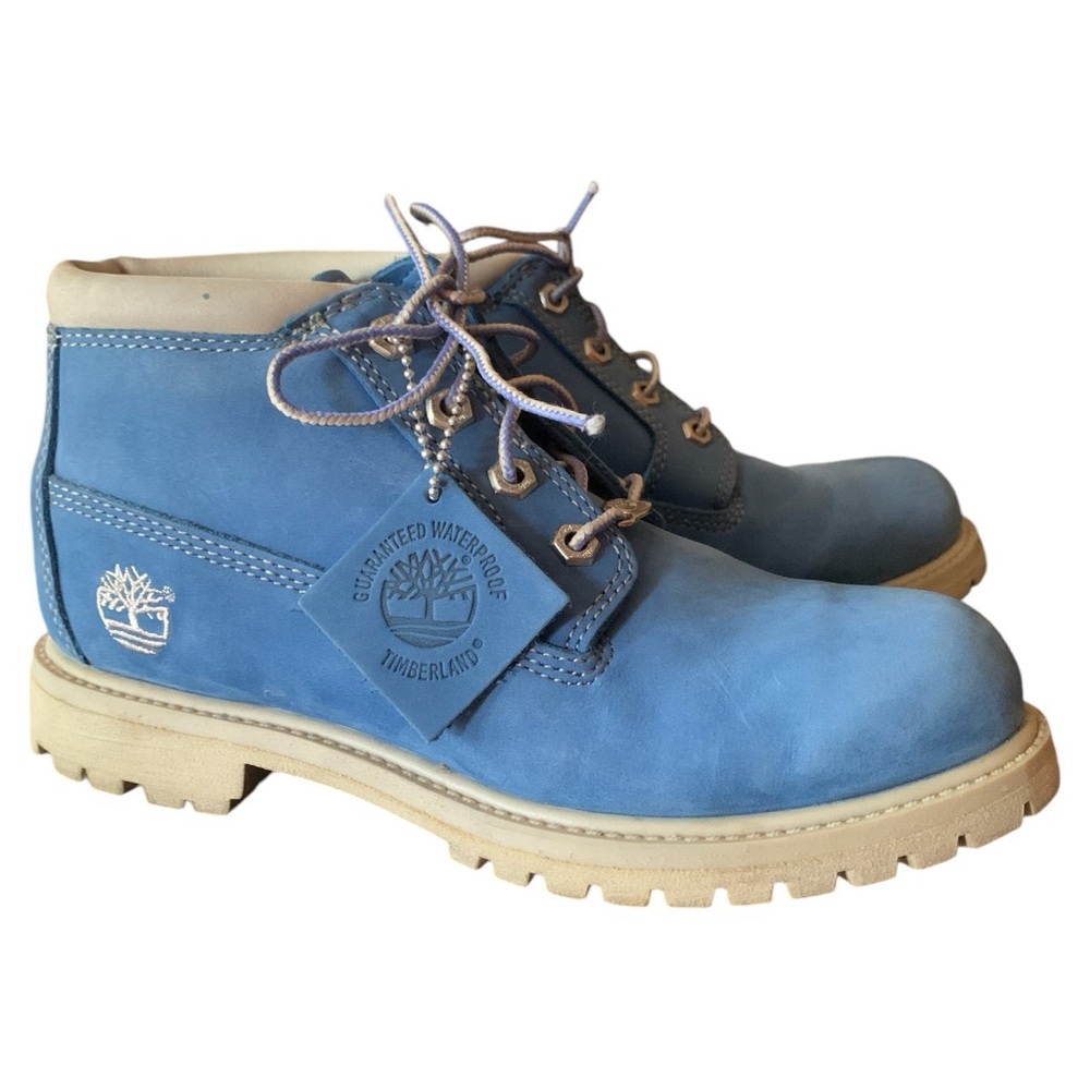 Retro 2000s light blue Timberland boots, women’s 7.5M.